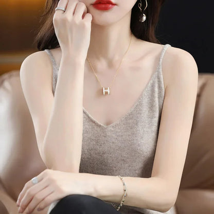 Regata Feminina Maciça Com Alças Finas E Decote V - Modal